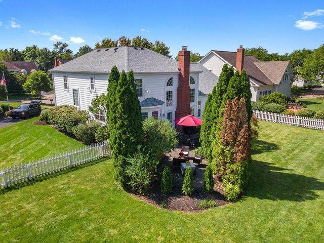 7166 Brooks Close, New Albany, OH 43054