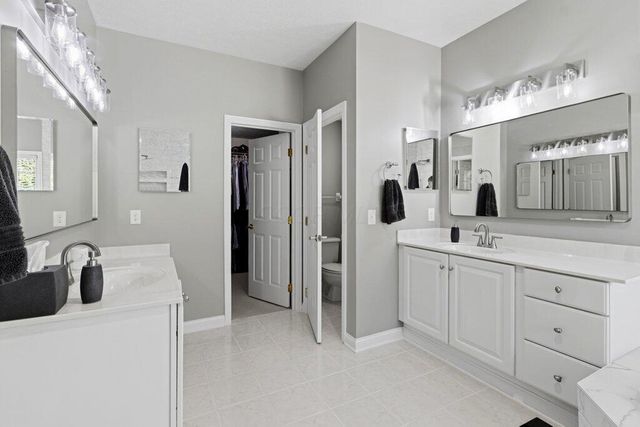 7166 Brooks Close, New Albany, OH 43054