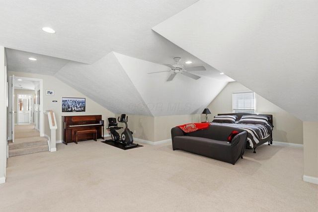 7166 Brooks Close, New Albany, OH 43054