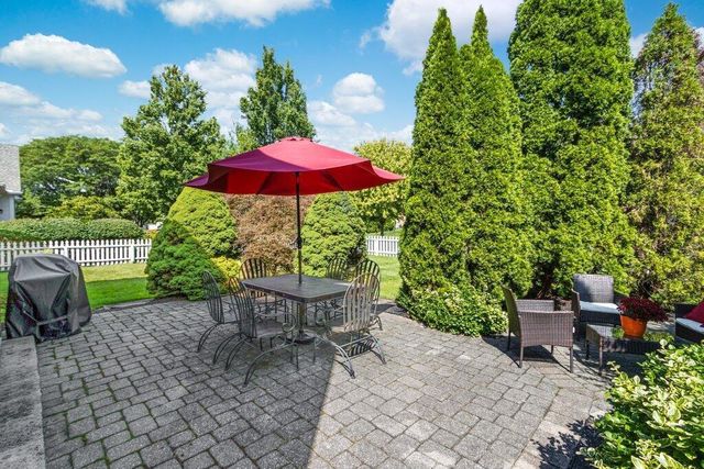 7166 Brooks Close, New Albany, OH 43054