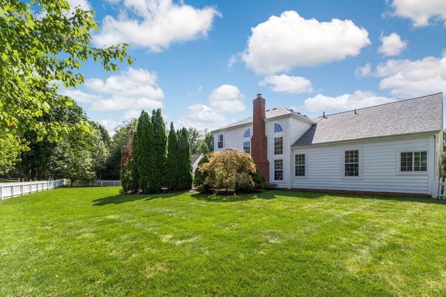 7166 Brooks Close, New Albany, OH 43054
