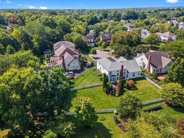 7166 Brooks Close, New Albany, OH 43054
