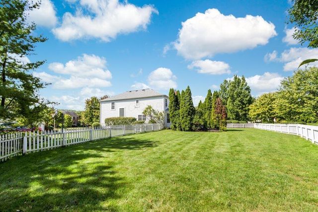 7166 Brooks Close, New Albany, OH 43054