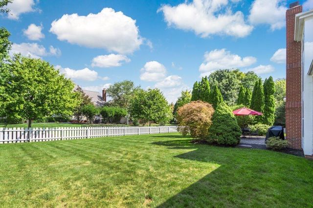 7166 Brooks Close, New Albany, OH 43054