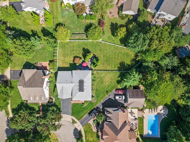 7166 Brooks Close, New Albany, OH 43054