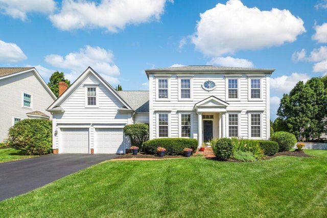7166 Brooks Close, New Albany, OH 43054