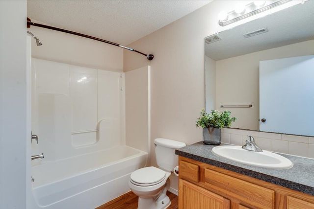 5027 N Osprey Cir, Wichita, KS 67219