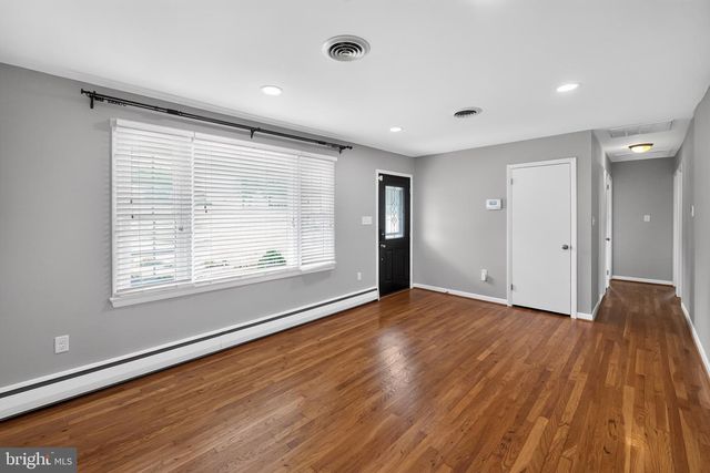 5829 WOODBINE RD, Woodbine, MD 21797
