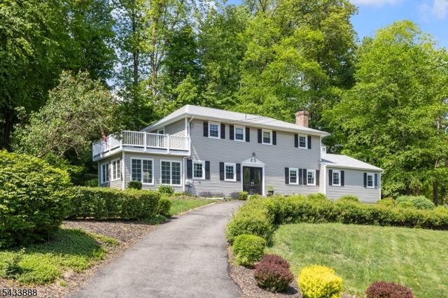 14 Parkwood Rd, Roxbury Twp., NJ 07876