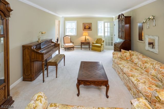 14 Parkwood Rd, Roxbury Twp., NJ 07876
