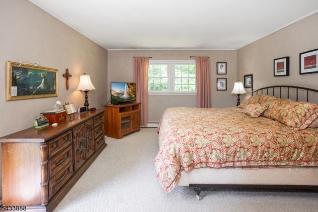 14 Parkwood Rd, Roxbury Twp., NJ 07876