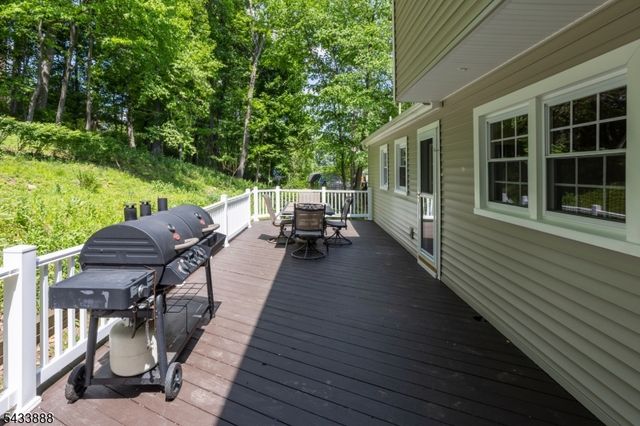 14 Parkwood Rd, Roxbury Twp., NJ 07876