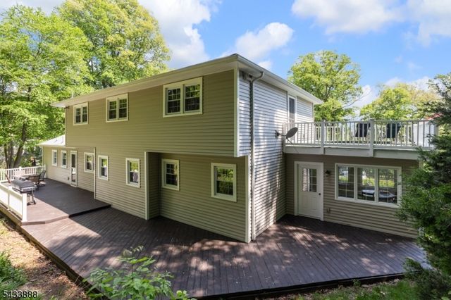 14 Parkwood Rd, Roxbury Twp., NJ 07876