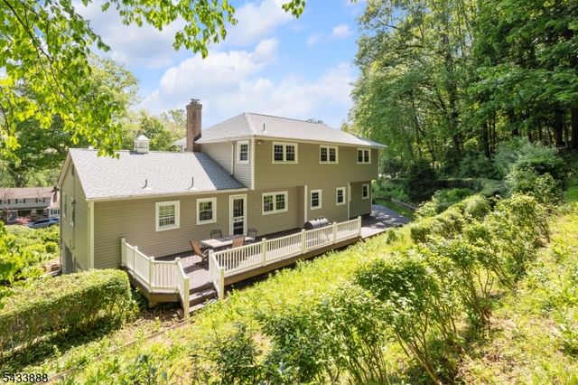 14 Parkwood Rd, Roxbury Twp., NJ 07876