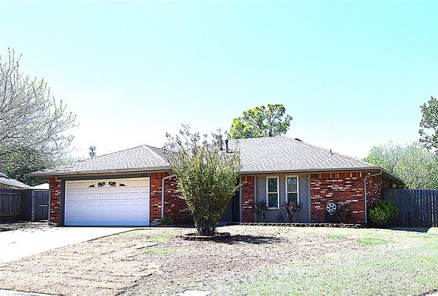 105 Lochwood Place, Yukon, OK 73099