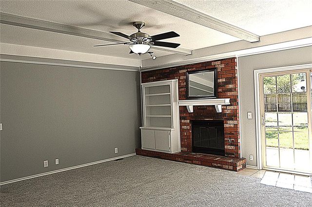 105 Lochwood Place, Yukon, OK 73099