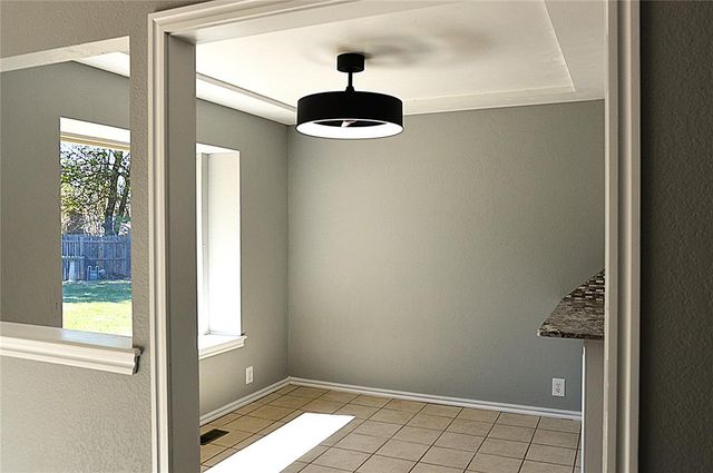 105 Lochwood Place, Yukon, OK 73099