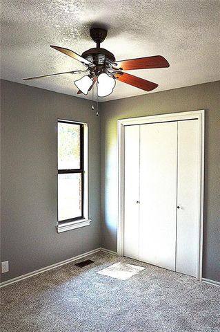 105 Lochwood Place, Yukon, OK 73099