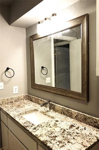 105 Lochwood Place, Yukon, OK 73099