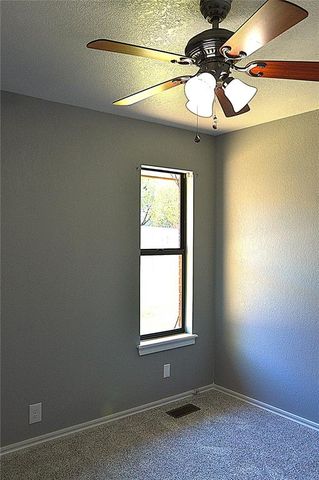 105 Lochwood Place, Yukon, OK 73099