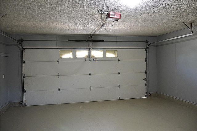 105 Lochwood Place, Yukon, OK 73099