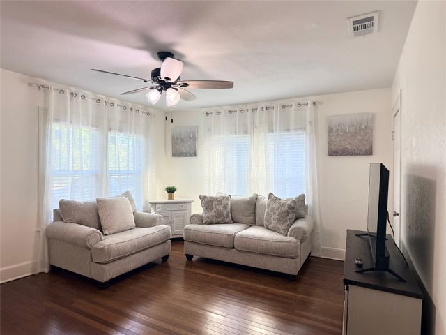 3114 Frazier Avenue, Fort Worth, TX 76110