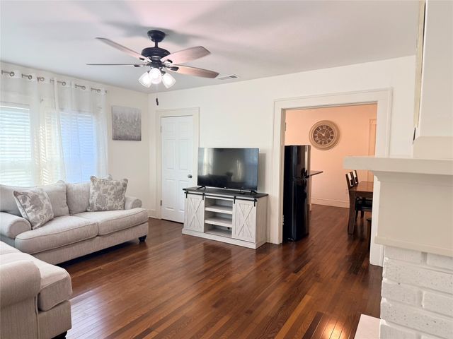 3114 Frazier Avenue, Fort Worth, TX 76110