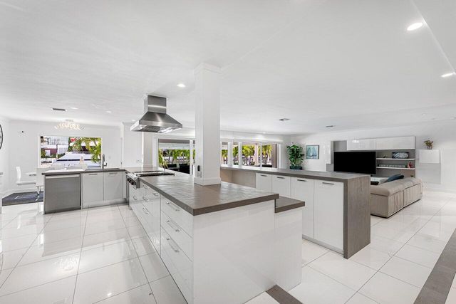 2540 MERCEDES Drive, Fort Lauderdale, FL 33316