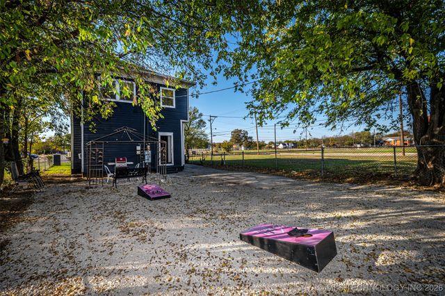 128 NW A Street NW, Ardmore, OK 73401