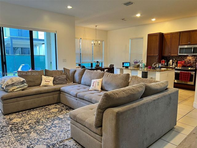 3214 W 97th Street, Hialeah, FL 33018