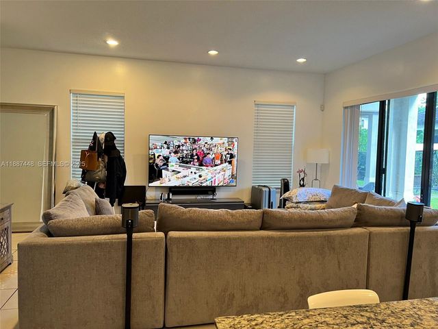 3214 W 97th Street, Hialeah, FL 33018