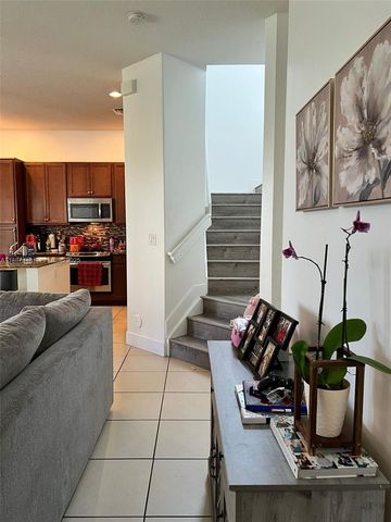 3214 W 97th Street, Hialeah, FL 33018