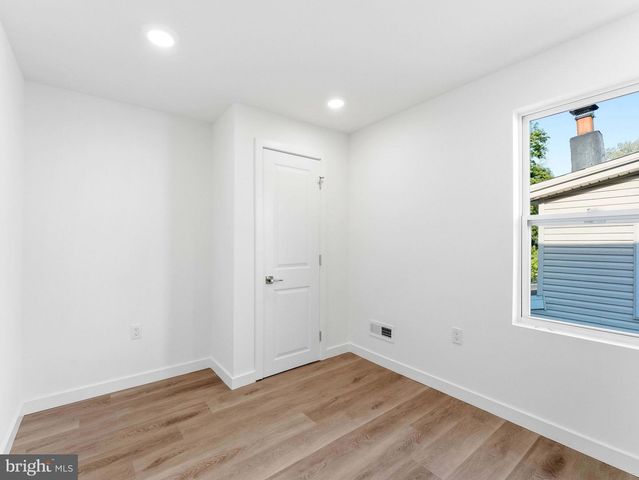 232 WASHINGTON ST, Delanco, NJ 08075