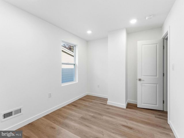 232 WASHINGTON ST, Delanco, NJ 08075