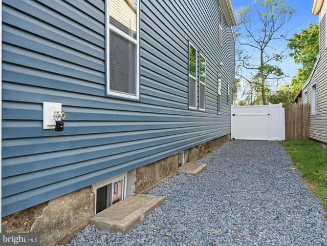 232 WASHINGTON ST, Delanco, NJ 08075