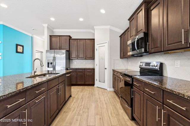 138 S HUMMINGBIRD Place, Palm Coast, FL 32164