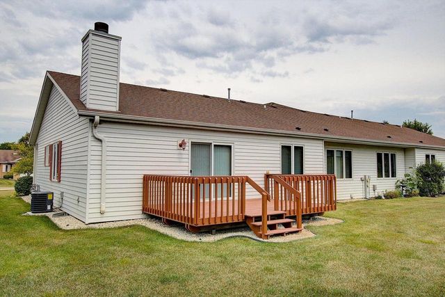 4547 W Maplewood DRIVE, Greenfield, WI 53220