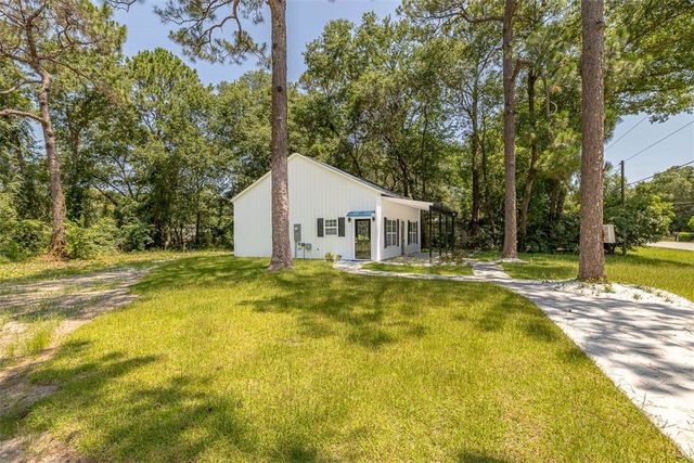 2211 Black Road SE, Darien, GA 31305