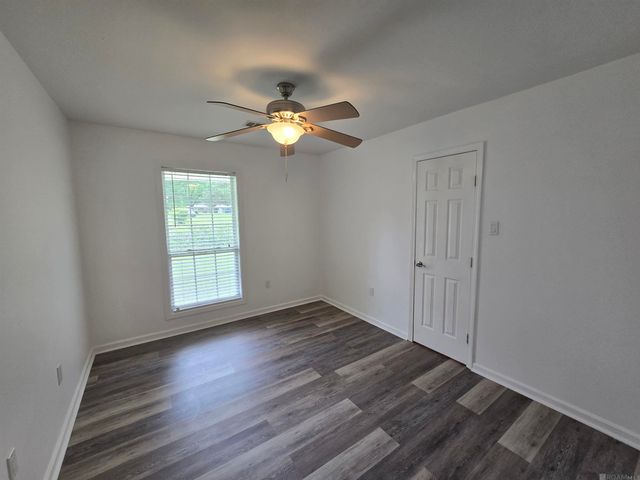 2405 Boxwood Dr, Baker, LA 70714