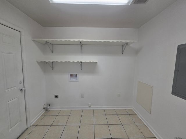 2405 Boxwood Dr, Baker, LA 70714