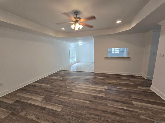 2405 Boxwood Dr, Baker, LA 70714