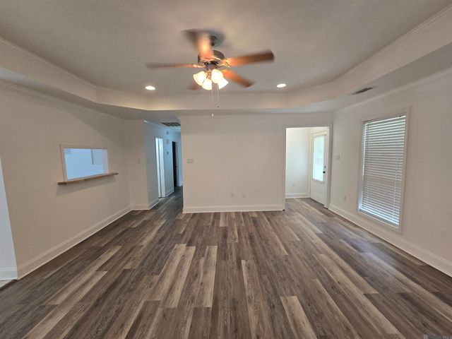 2405 Boxwood Dr, Baker, LA 70714