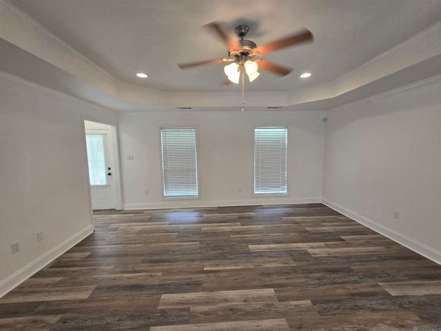 2405 Boxwood Dr, Baker, LA 70714