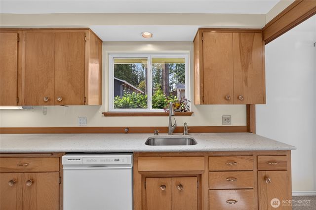 2015 152nd Place SE, Bellevue, WA 98007