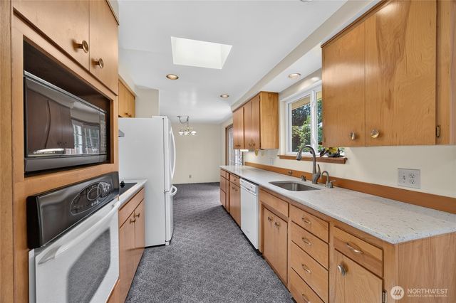 2015 152nd Place SE, Bellevue, WA 98007