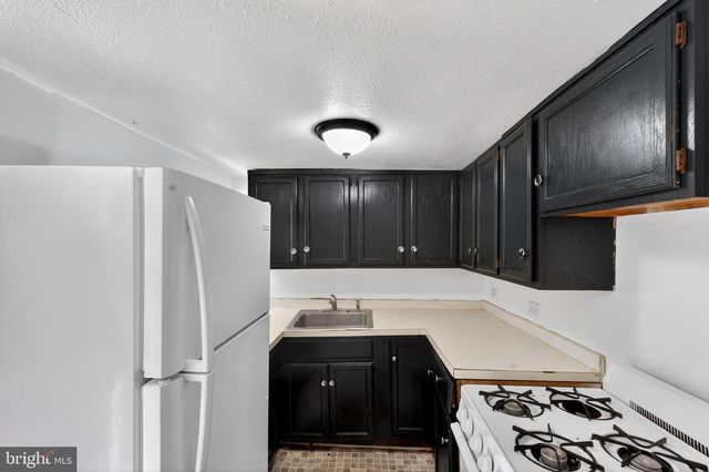 16 WHITE CLAY DR, Newark, DE 19711