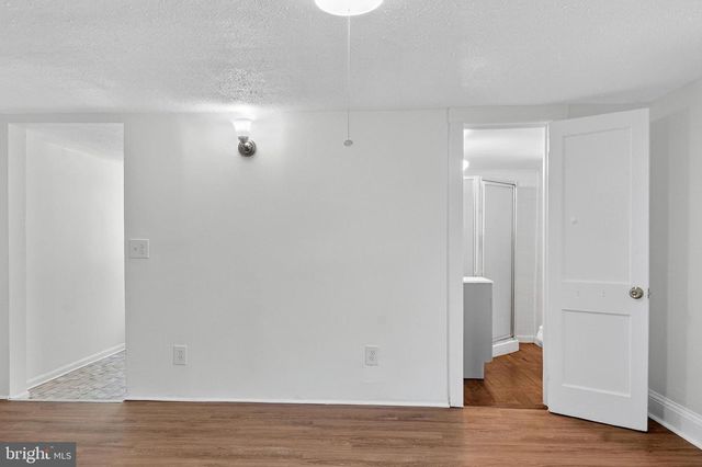 16 WHITE CLAY DR, Newark, DE 19711