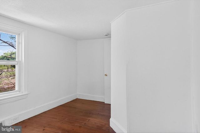16 WHITE CLAY DR, Newark, DE 19711