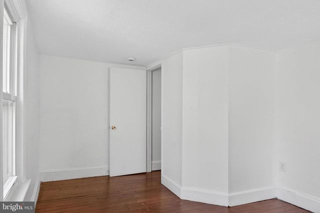 16 WHITE CLAY DR, Newark, DE 19711