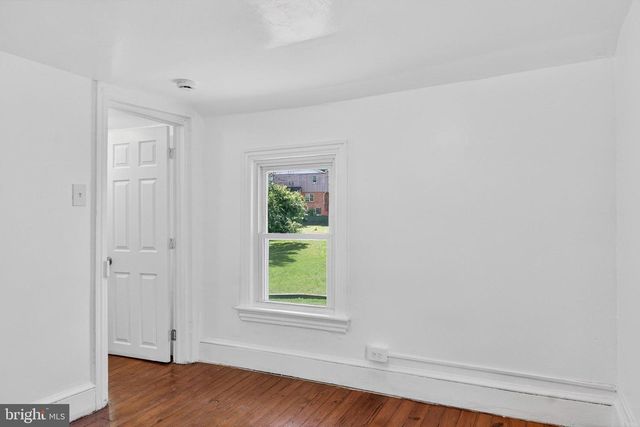 16 WHITE CLAY DR, Newark, DE 19711